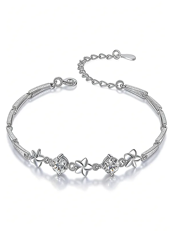 lucky bond moissanite bracelet double 0.5ct x2 minimalist design white background product photo