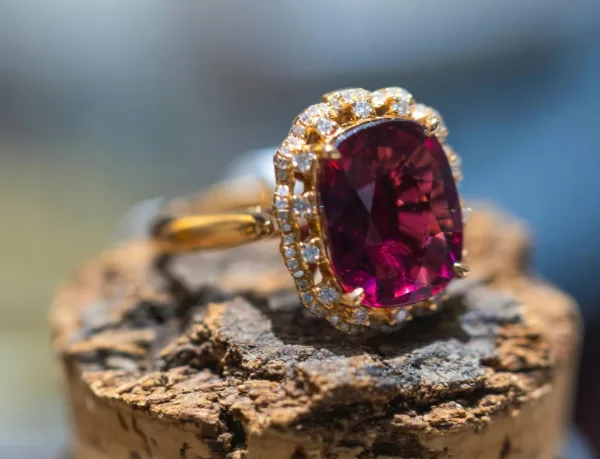 Cushion Cut Moissanite Ring Guide Soft Shape, Romantic Sparkle, Timeless Charm