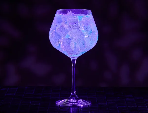 Does Moissanite Glow Under UV Understanding Fluorescence and What It Means