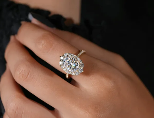 Oval Moissanite Engagement Rings Elegance, Sparkle, and Timeless Appeal